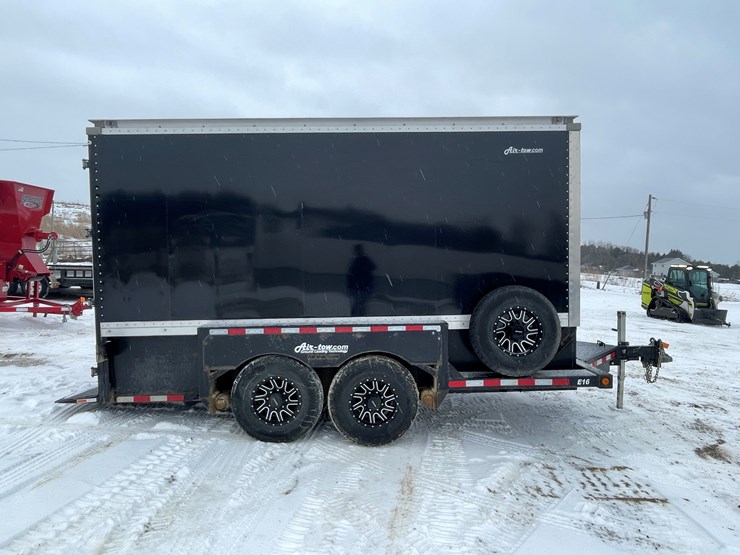 #135-•-2022-rock-line-products-air-tow-ground-loading-enclosed-trailer-(has-wi-title)-image-4