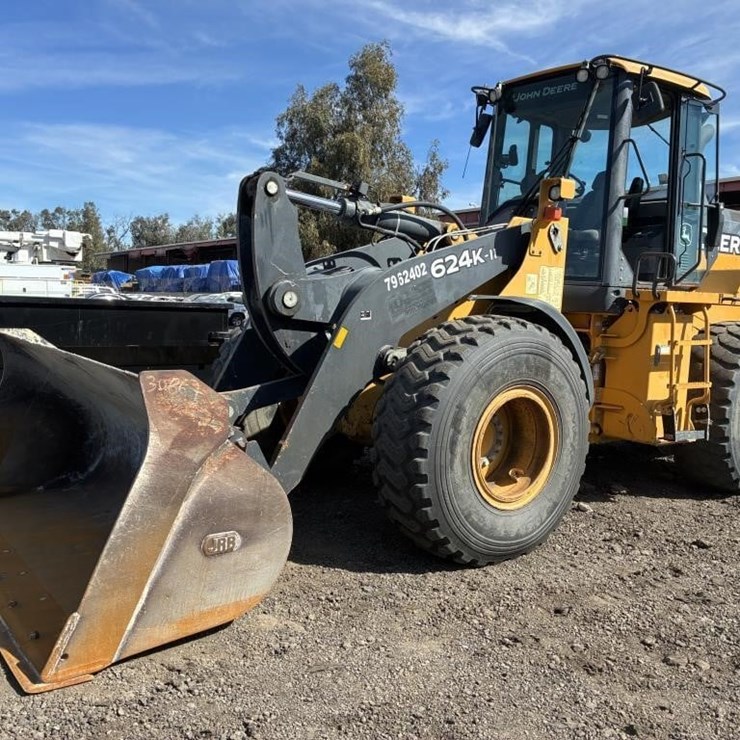 2018 DEERE 624 P-TIER