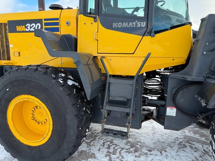 komatsu-wa320-7-image-15