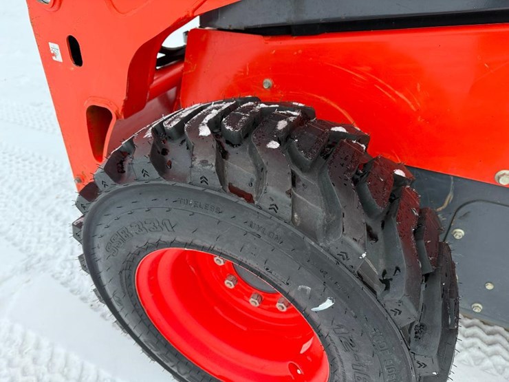 kubota-ssv75-image-8