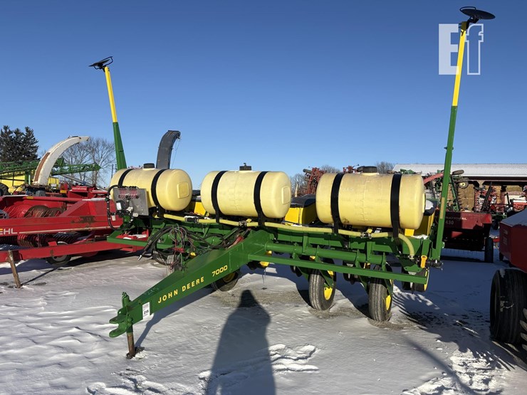 john-deere-7000-image-10