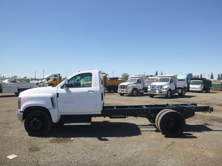 2023-chevrolet-silverado-5500hd-image-5