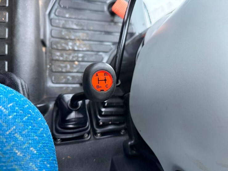 new-holland-t4030-image-58