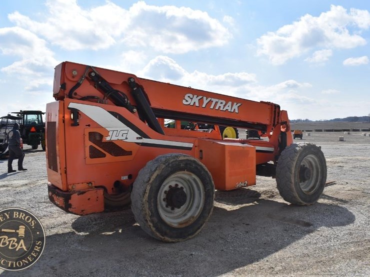 2015-sky-trak-8042-image-19