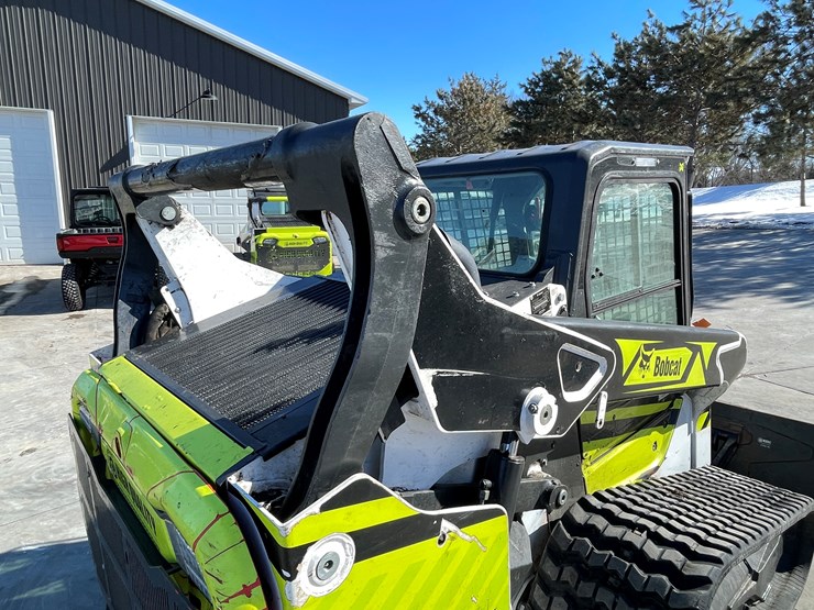 2022-bobcat-t76-image-31