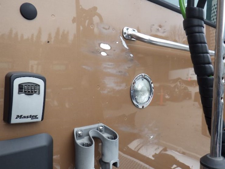 2022-kenworth-t680-image-14