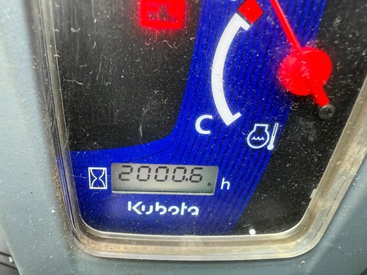 kubota-ssv75-image-42