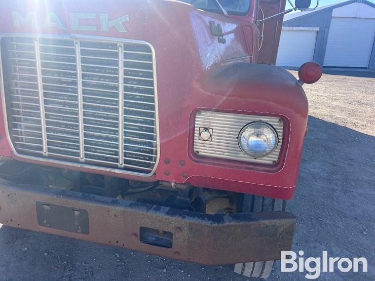 1989-mack-rd690s-image-20