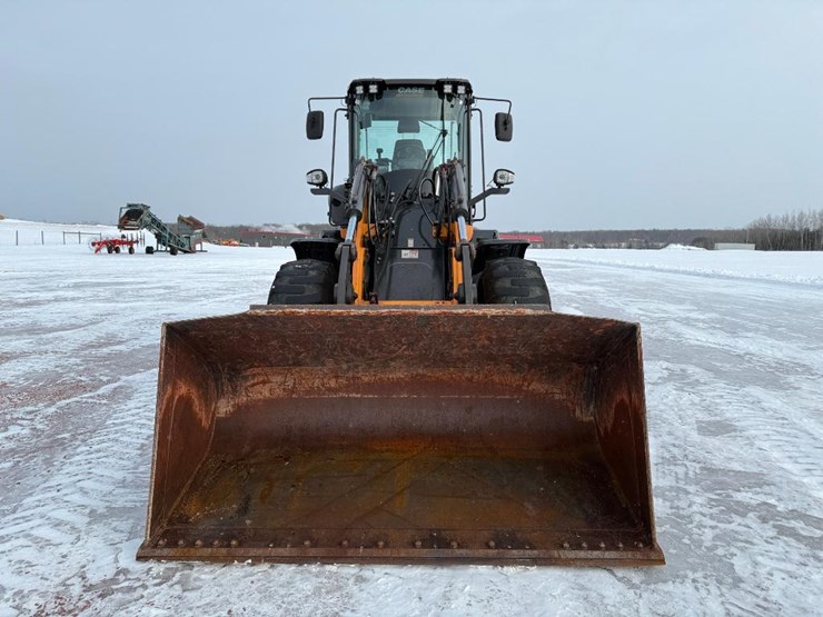 2019-case-621g-xt-image-2