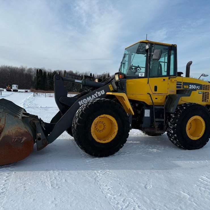 2011 KOMATSU WA250PZ-6