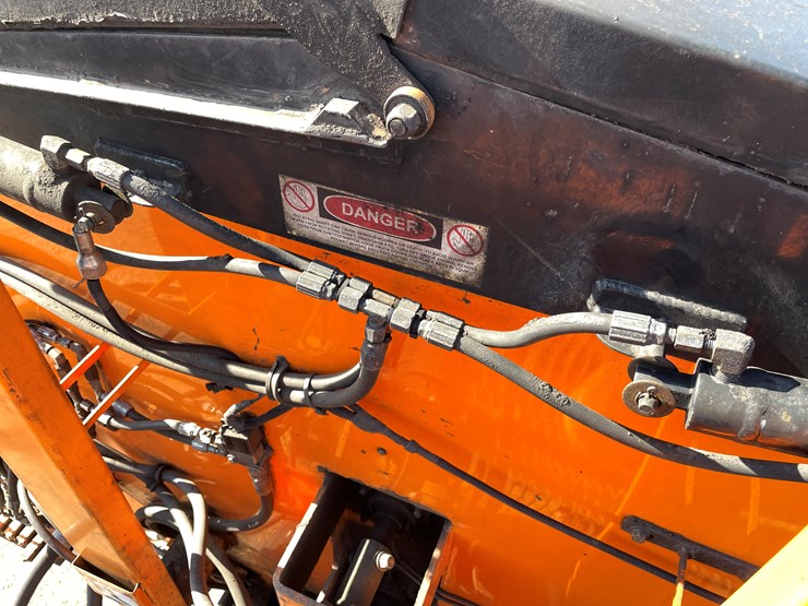 #1465-•-2013-freightliner-asphalt-truck-(has-mn-title)-image-21