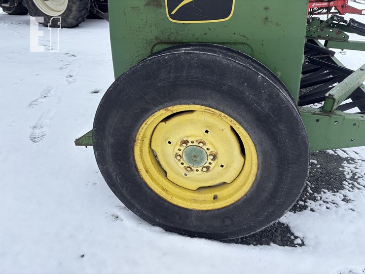 john-deere-10-image-3