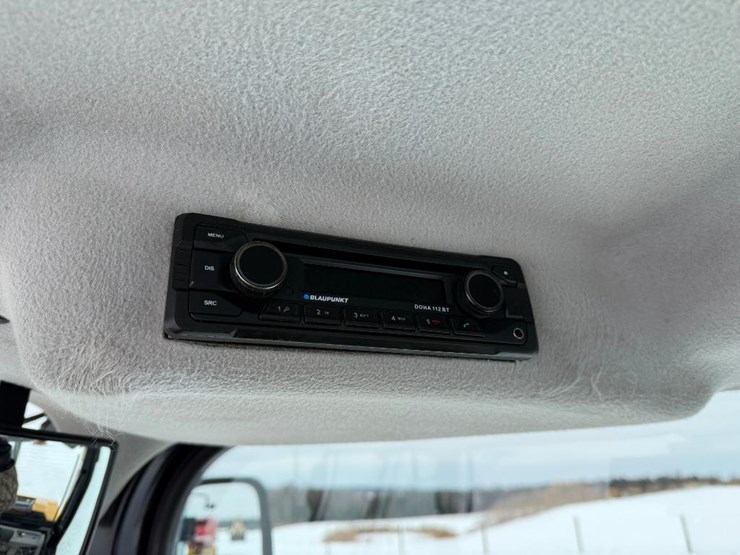 new-holland-tn75d-image-70