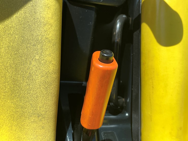 2009-john-deere-gator-image-65