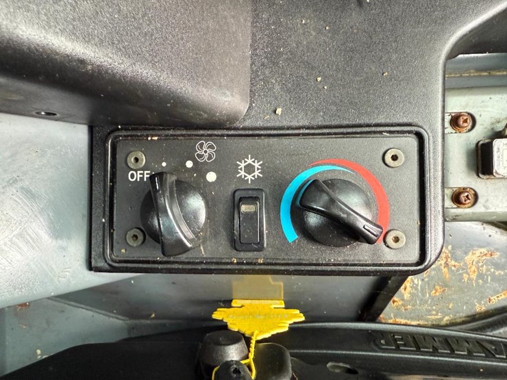 takeuchi-tl12-image-38