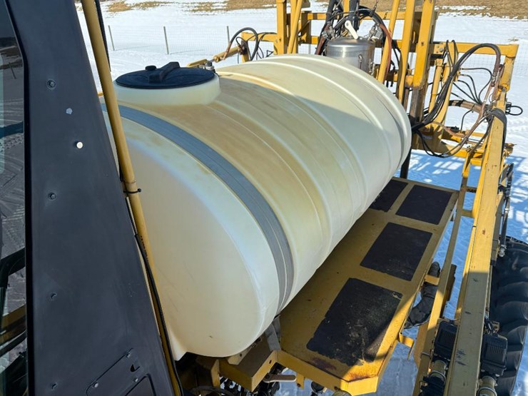 ag-chem-rogator-854-image-35