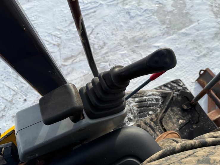 new-holland-e27sr-image-44