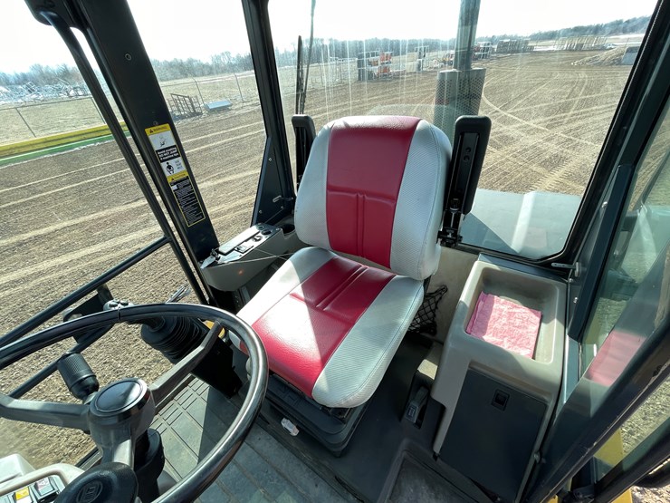 #1012-•-gehl-721-front-end-loader-image-34