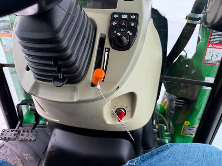 john-deere-3033r-image-56