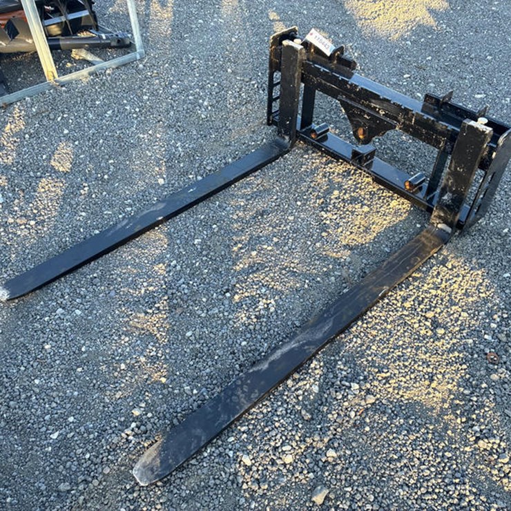 #115443 • 60" SKIDSTEER MT PALLET FORKS