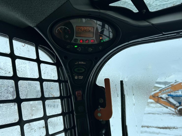 2021-bobcat-t770-image-24