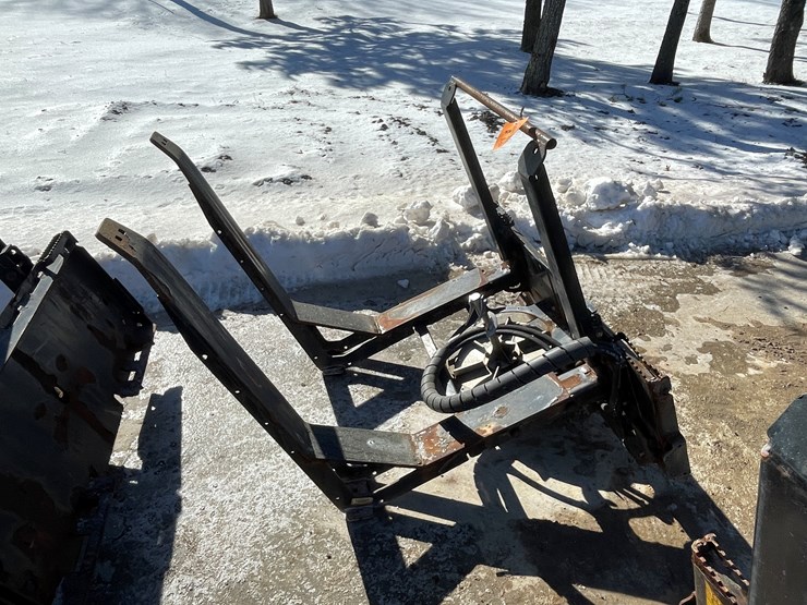 #170-•-boss-quick-cube-skid-steer-mount-salt-spreader-(1)-attachment-&-(2)-cubes-image-5