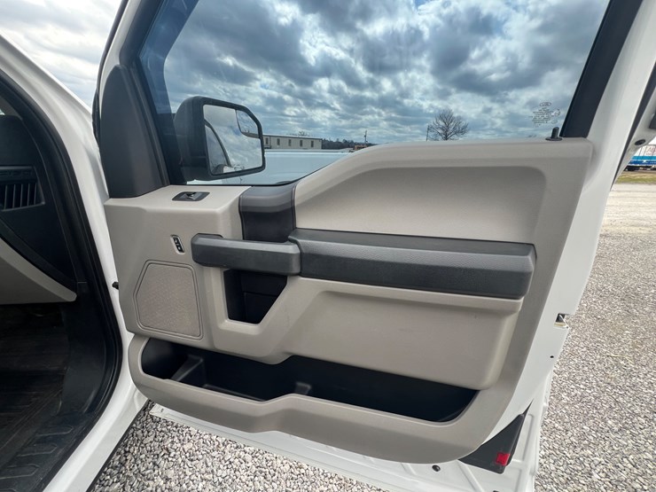 2017-ford-f150-xl-image-20