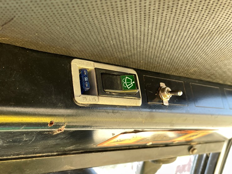 2009-john-deere-gator-image-68