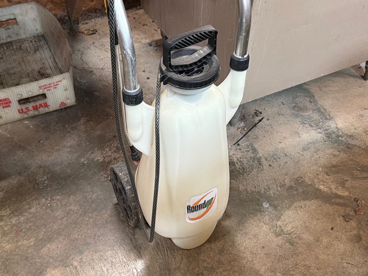 #19-•-round-up-sprayer-image-2