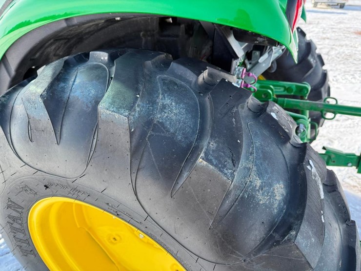 john-deere-4052r-image-7