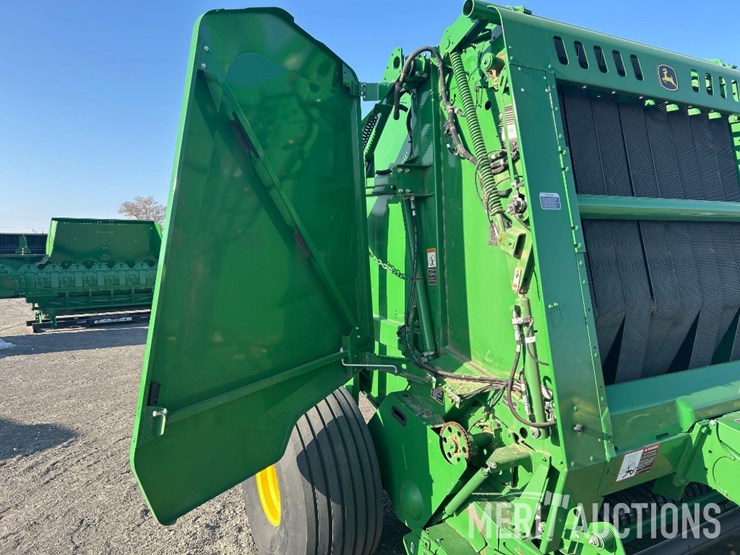 john-deere-561m-image-34