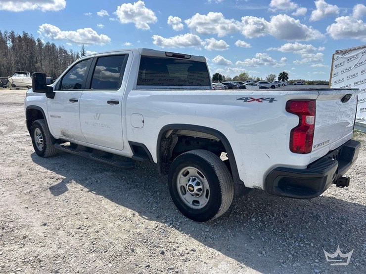 2021-chevrolet-silverado-2500hd-image-4
