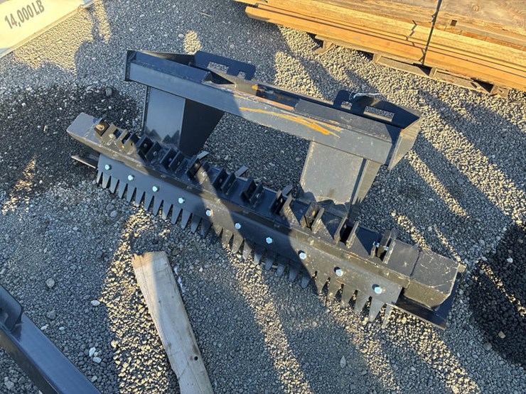 #115428-•-72"-skidsteer-ripper-image-4