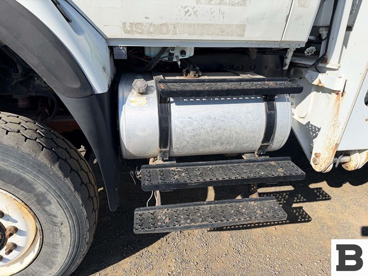 2011-international-workstar-7400-image-13