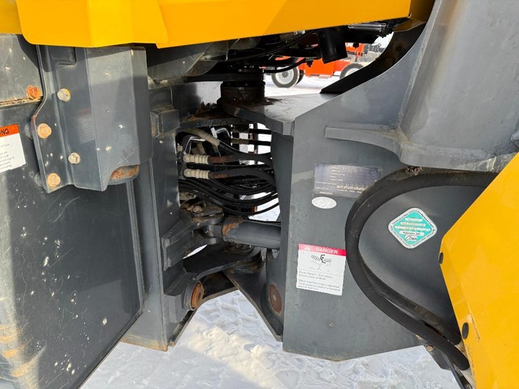 2011-komatsu-wa250pz-6-image-31