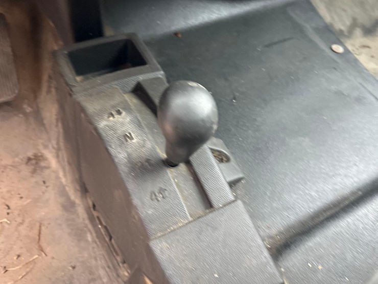 2016-chevrolet-3500hd-image-14