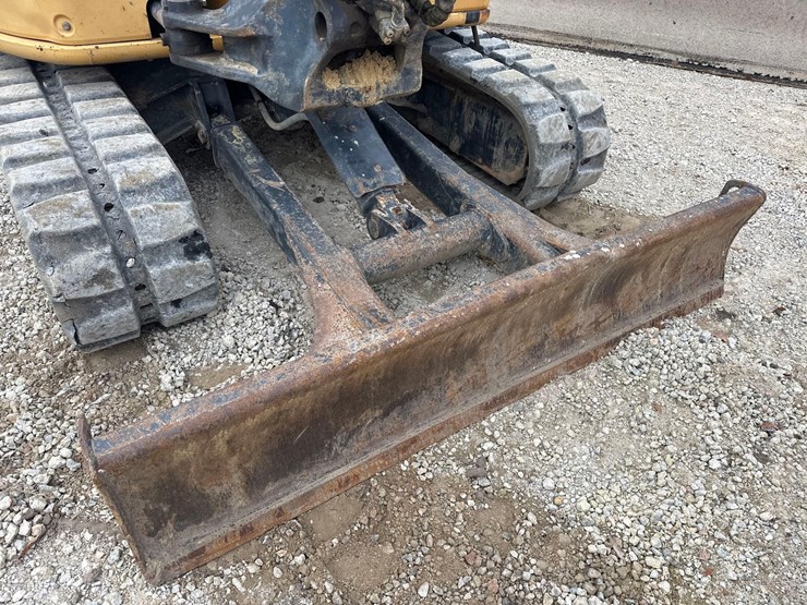 2014-deere-60g-image-10