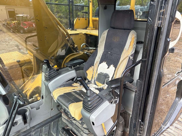 2017-caterpillar-336f-image-24