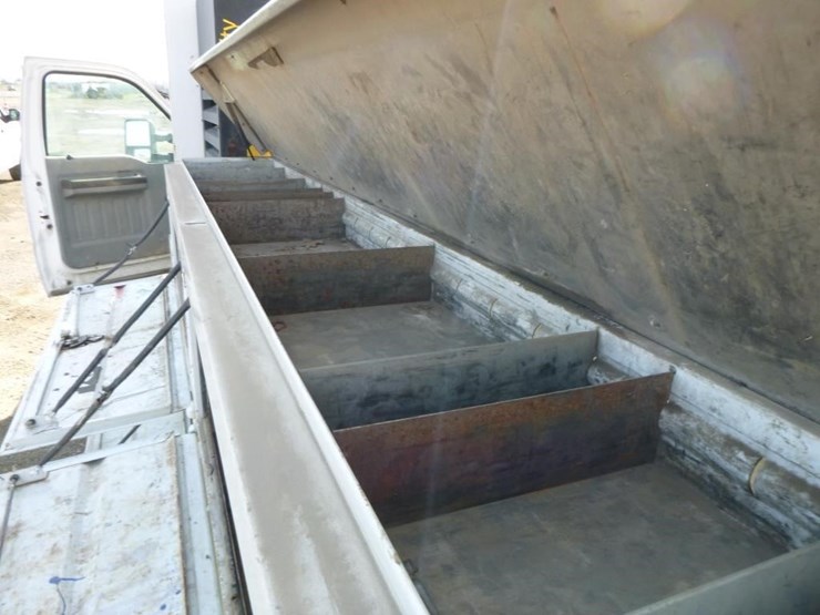 2011-ford-f550-image-28