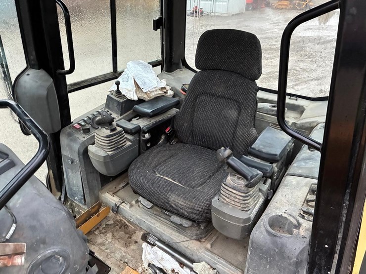 caterpillar-d5k-xl-image-22