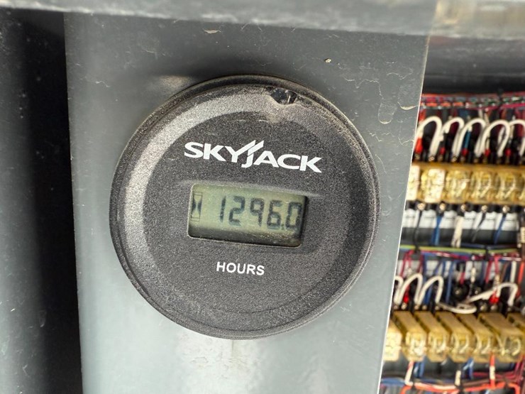 2017-skyjack-sj8841rt-image-41