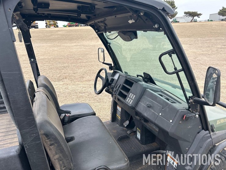 2021-john-deere-gator-image-35