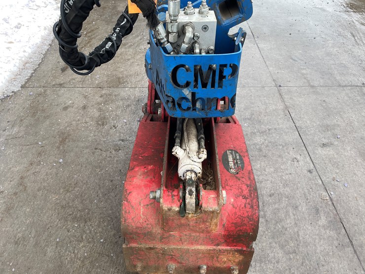 #164-•-cmp-hg-82-mini-excavator-rotating-clam-image-20