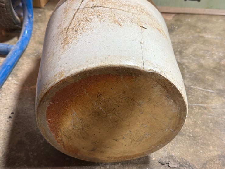 #86-•-crock-has-cracks-image-5