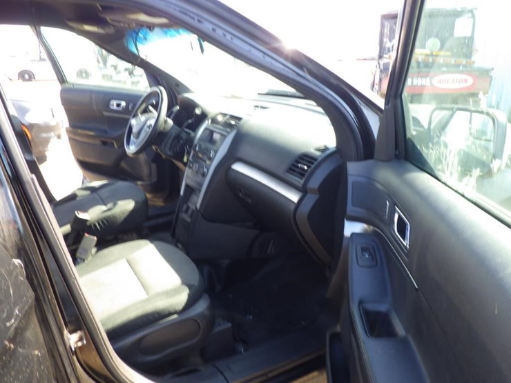 2013-ford-explorer-image-6