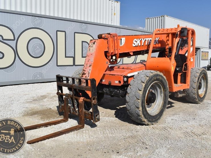 2015-sky-trak-8042-image-2