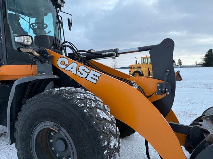 2023-case-621g-xr-image-32