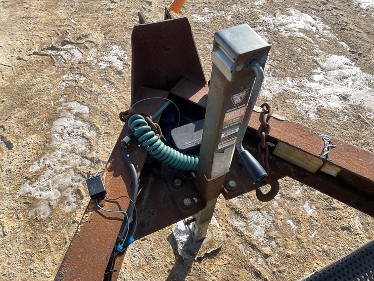 #300-•-2005-towmaster-dual-axle-trailer-(sells-with-no-title)-image-13