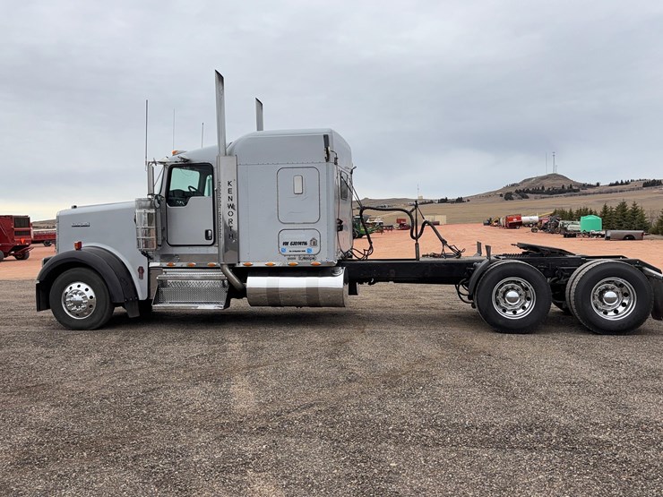2004-kenworth-w900l-image-10