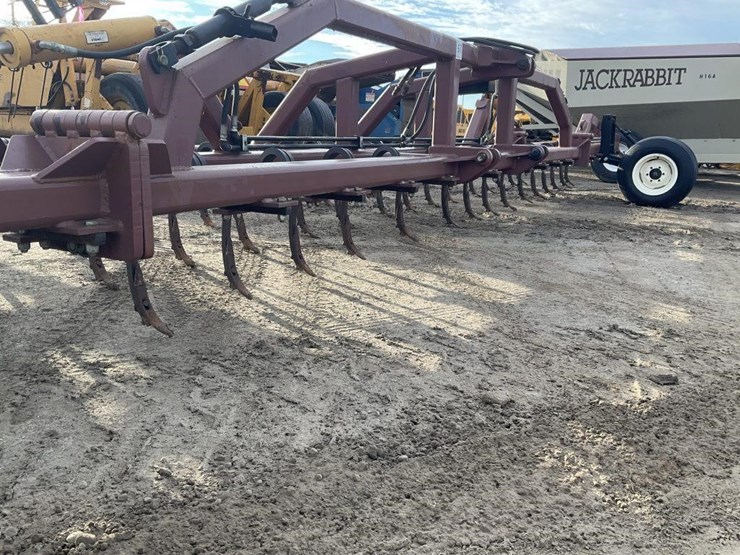 custom-33'-3-pt-fold-up-field-cultivator-image-11
